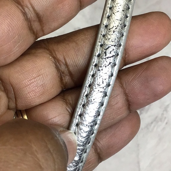 Silver metallic skinny adjustable belt - Picture 5 of 5